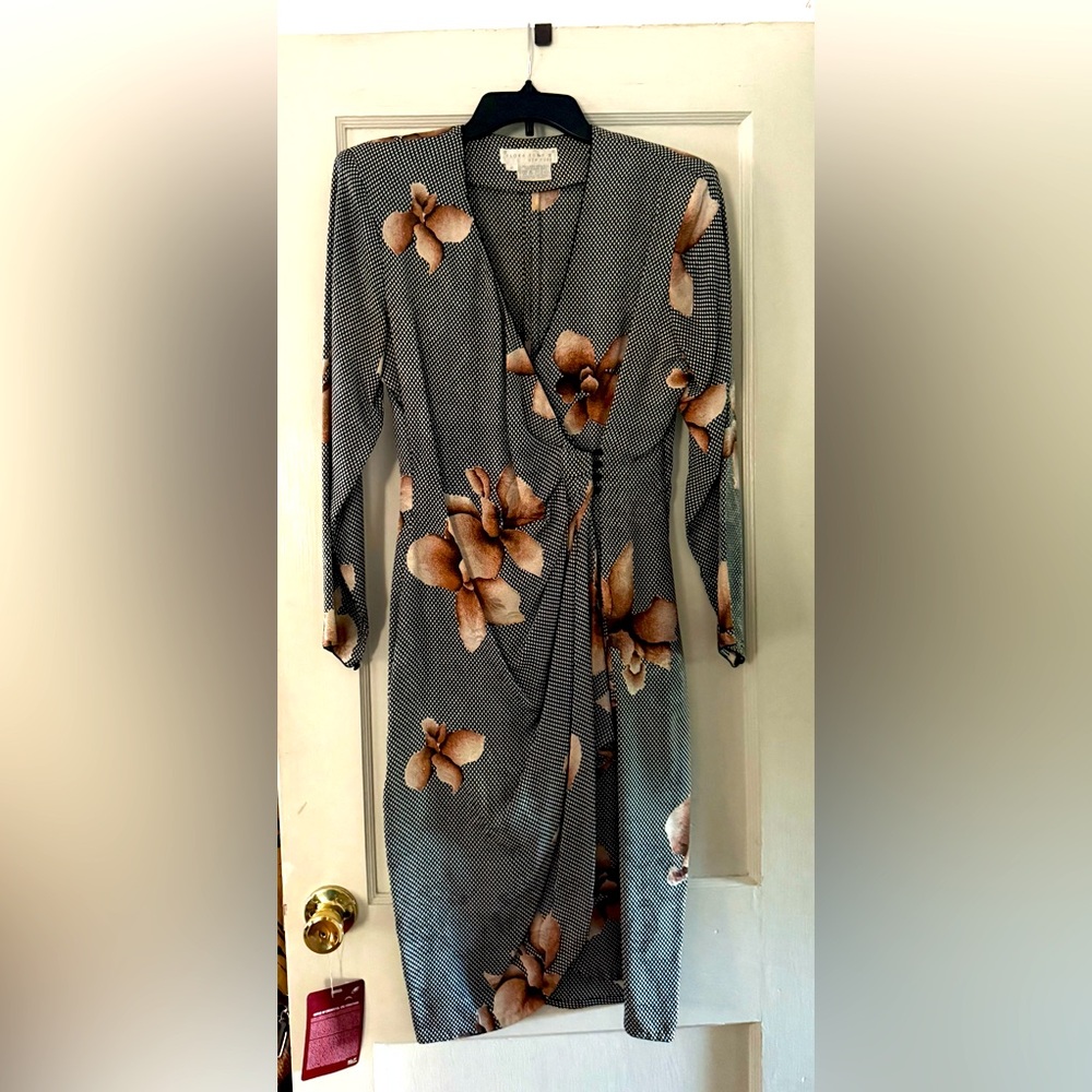 Gorgeous, Vintage Flora Kung II New York 100% Silk Long Sleeve Dress Size 6
